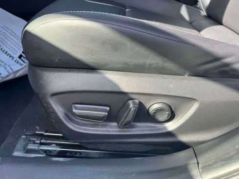 Used 2023 Toyota Prius XLE image 21