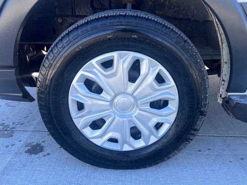 Used 2016 Ford Transit 250 XL w/ Exterior Upgrade Package image 18