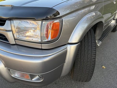 Used 2002 Toyota 4Runner SR5 RWD image 31