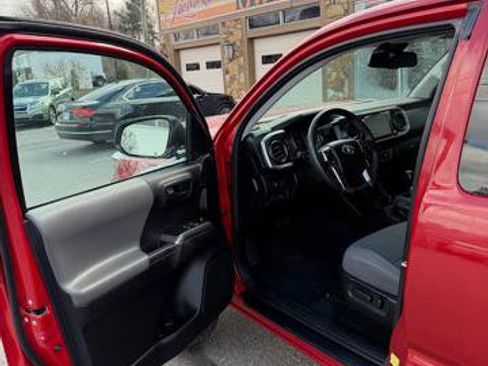 Used 2023 Toyota Tacoma SR5 image 5