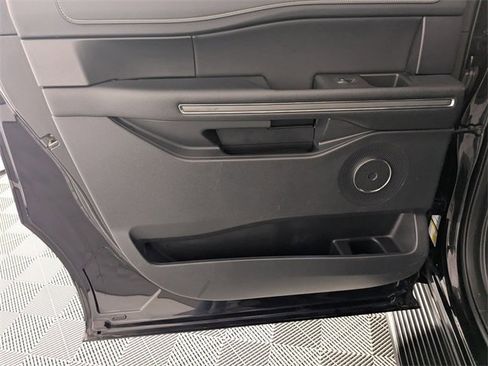 Used 2024 Ford Expedition Max XLT image 31