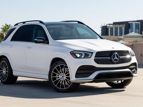 Used 2023 Mercedes-Benz GLE 450 4MATIC image 3