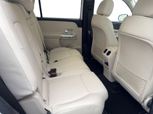 Used 2022 Mercedes-Benz GLB 250 image 42