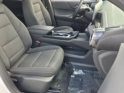 Used 2025 Chevrolet Equinox LT w/ Safety and Technology Package FWD image 16