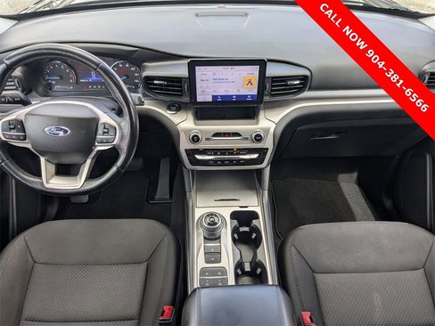 Used 2022 Ford Explorer XLT image 18