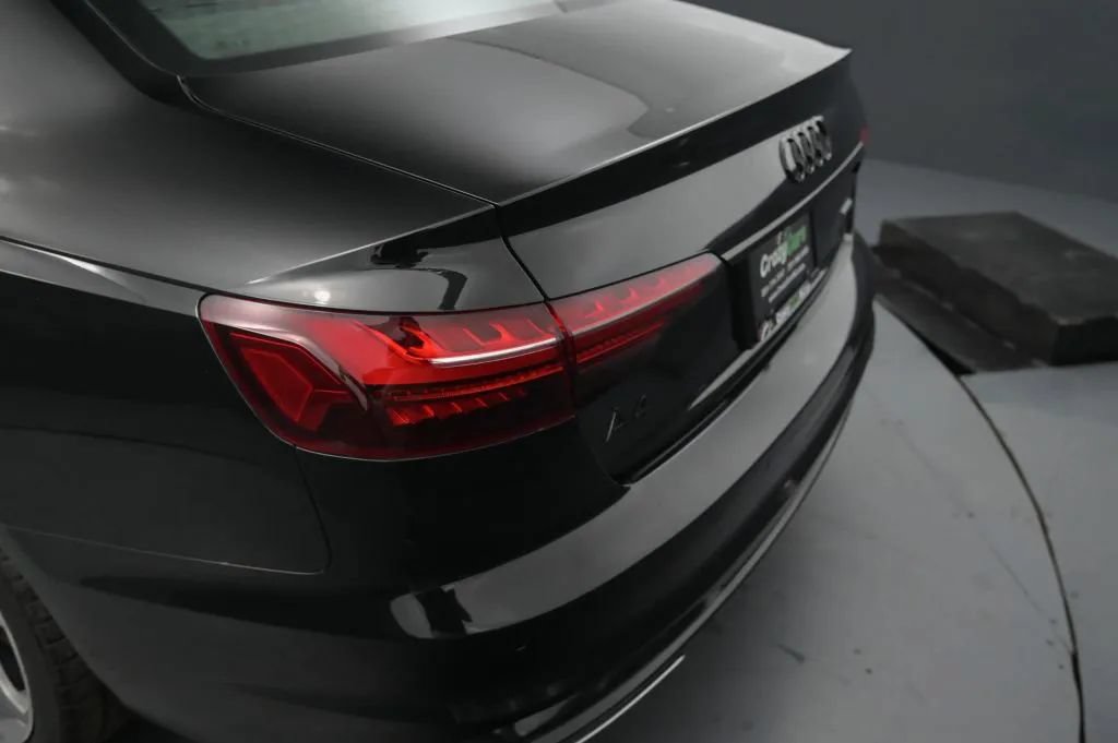 Used 2022 Audi A4 2.0T Premium Plus w/ Premium Plus Package AWD/4WD image 16