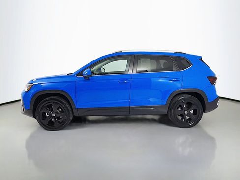 Used 2025 Volkswagen Taos SEL AWD/4WD image 4