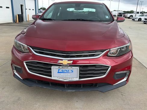 Used 2017 Chevrolet Malibu LT FWD image 4