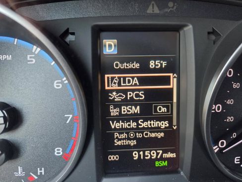 Used 2018 Toyota RAV4 XLE w/ Plus Extra Value Package FWD image 48