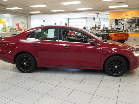 Used 2017 Volkswagen Jetta SE FWD image 13