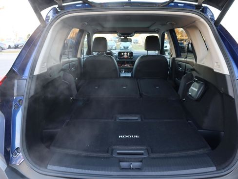 Used 2023 Nissan Rogue SL w/ SL Premium Package image 47