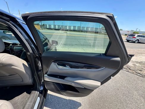 Used 2013 Cadillac XTS Luxury FWD image 16