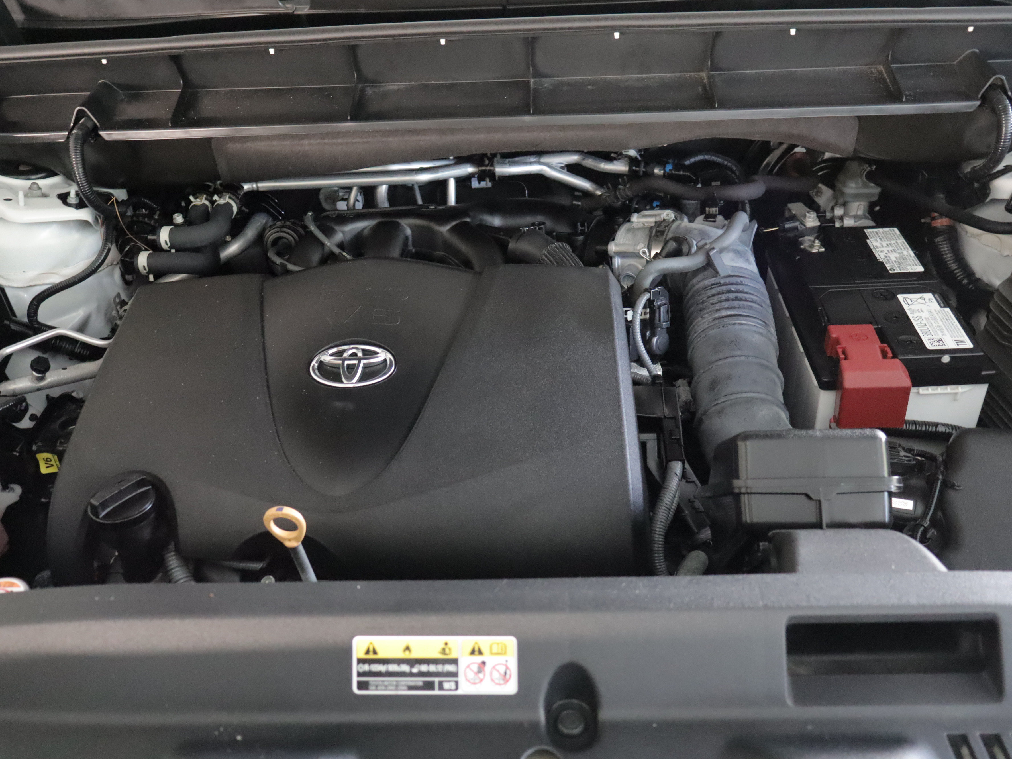 Used 2022 Toyota Highlander XLE AWD/4WD image 32