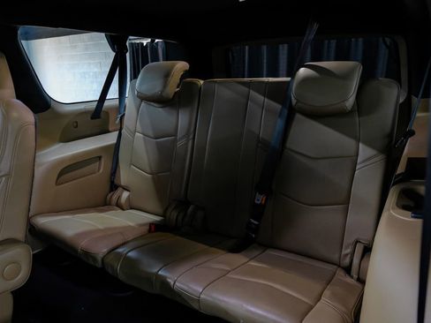 Used 2018 Cadillac Escalade ESV Platinum image 50