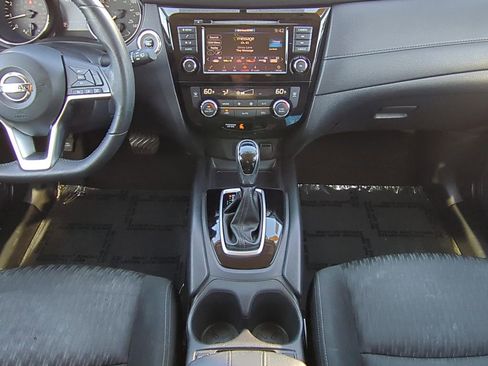 Used 2018 Nissan Rogue SV AWD/4WD image 15