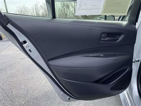 Used 2025 Toyota Corolla LE image 14