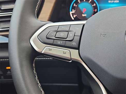 New 2026 Volkswagen Atlas SE image 18