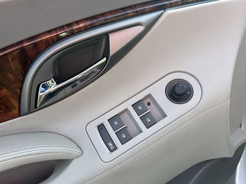 Used 2013 Buick LaCrosse Leather FWD image 19
