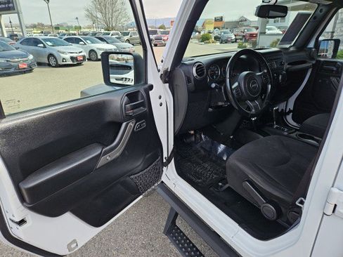 Used 2018 Jeep Wrangler Unlimited Sport S image 8