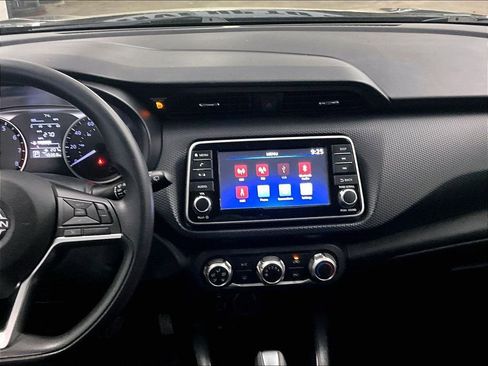 Used 2022 Nissan Kicks S FWD image 18