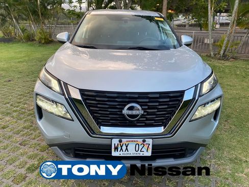 Used 2023 Nissan Rogue SV FWD image 2