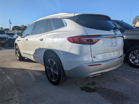 Used 2019 Buick Enclave Essence w/ LPO, Sport Appearance Package image 4