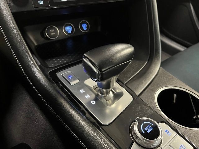 Used 2025 Genesis G70 2.5T RWD image 26