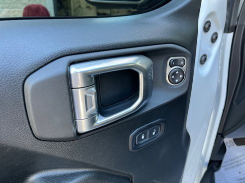 Used 2020 Jeep Wrangler Unlimited Rubicon w/ Steel Bumper Group AWD/4WD image 14