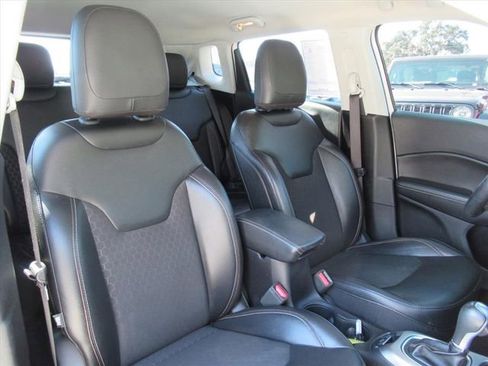 Used 2020 Jeep Compass Latitude w/ Cold Weather Group image 8