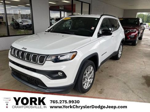 Used 2023 Jeep Compass Latitude AWD/4WD image 1