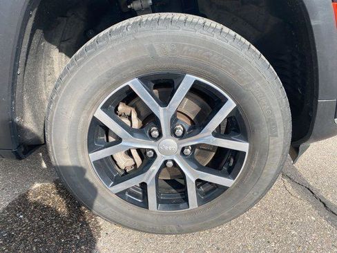 Certified 2023 Jeep Grand Cherokee L Limited AWD/4WD image 37