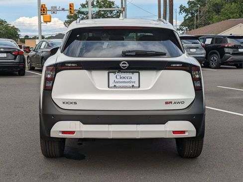 New 2025 Nissan Kicks SR w/ SR Premium Package image 5