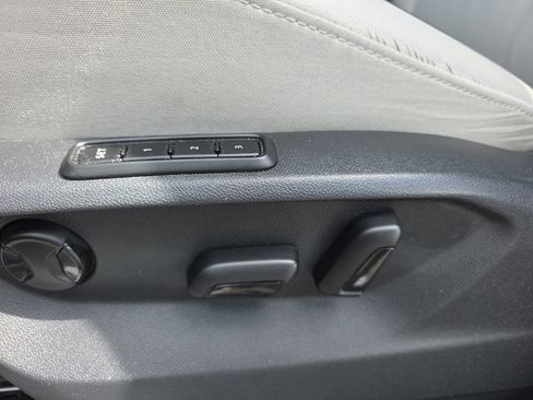 Used 2019 Volkswagen Tiguan SEL Premium AWD/4WD image 14