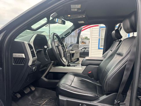 Used 2017 Ford F150 Lariat w/ Equipment Group 502A Luxury AWD/4WD image 15