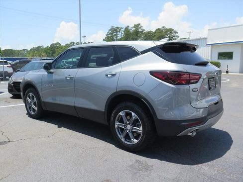 Used 2023 Chevrolet Blazer LT FWD image 5