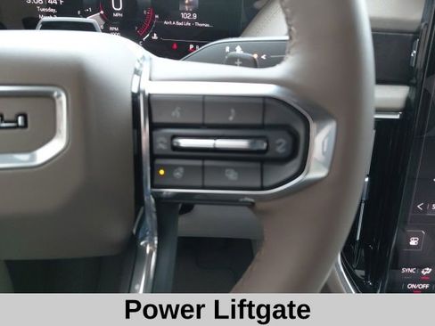 Used 2025 GMC Yukon XL Denali w/ Denali Reserve Package image 12