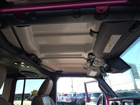 Used 2022 Jeep Wrangler Unlimited Sahara w/ Safety Group image 40