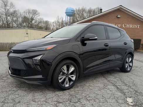 Used 2023 Chevrolet Bolt EUV LT w/ Convenience Package image 6