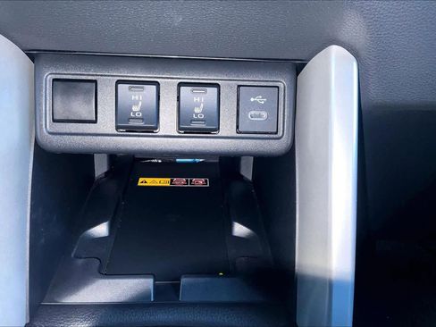 Used 2025 Toyota Corolla Cross XSE w/ Convenience Package image 35