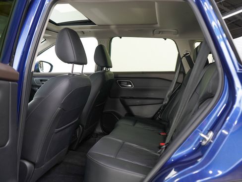 Used 2023 Nissan Rogue Platinum AWD/4WD image 19