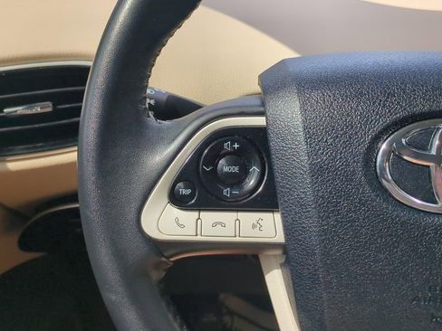 Certified 2018 Toyota Prius Three w/ Advanced Technology Package image 22