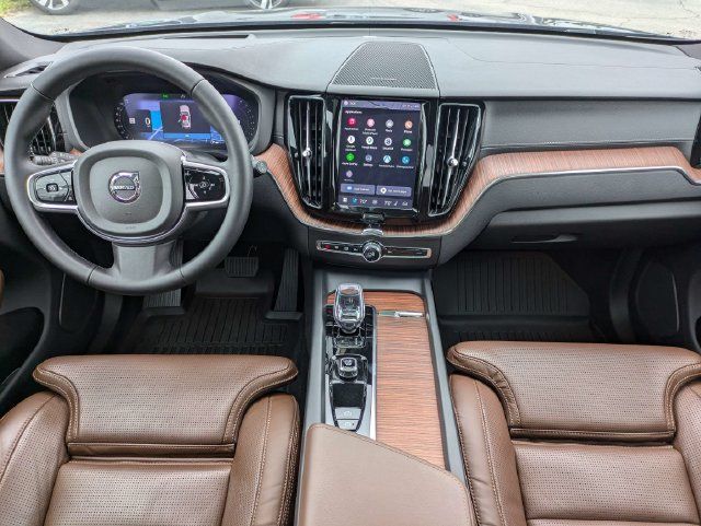 Certified 2025 Volvo XC60 B5 Ultra w/ Climate Package AWD/4WD image 17