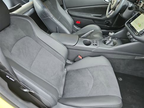 Used 2023 Nissan Z Performance w/ Floor Mat Package (L93) image 16