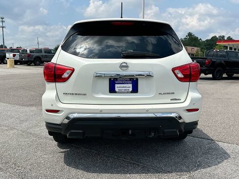 Used 2018 Nissan Pathfinder Platinum FWD image 15