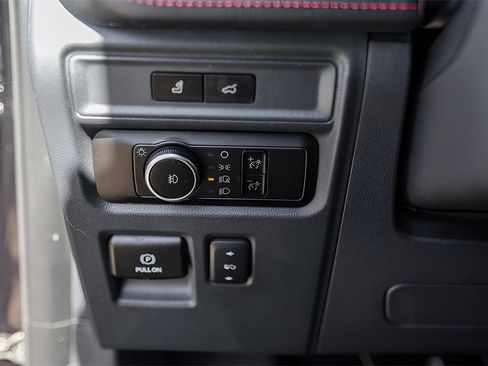 Used 2022 Ford Expedition Limited image 15