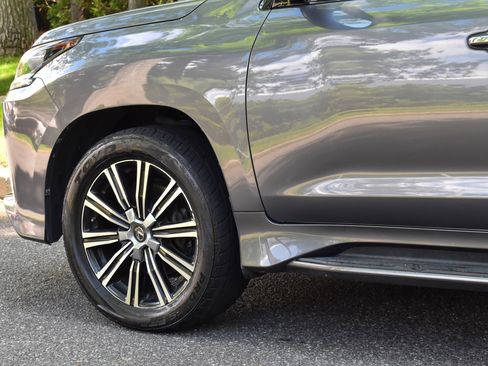 Used 2018 Lexus LX 570 4WD w/ Luxury Package image 14