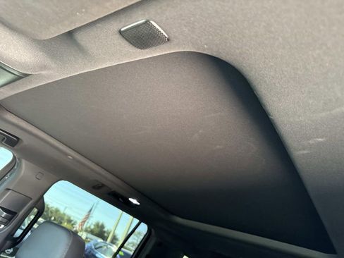 Used 2022 Chevrolet Suburban LT image 36