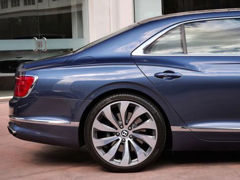 Used 2021 Bentley Flying Spur W12 AWD/4WD image 8