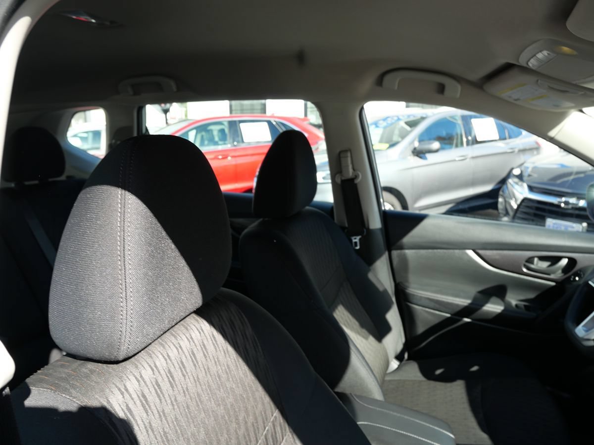 Used 2019 Nissan Rogue S AWD/4WD image 27