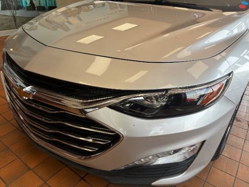 Used 2021 Chevrolet Malibu LT FWD image 8